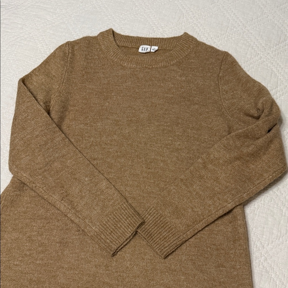 GAP Women’s Camel Sweater